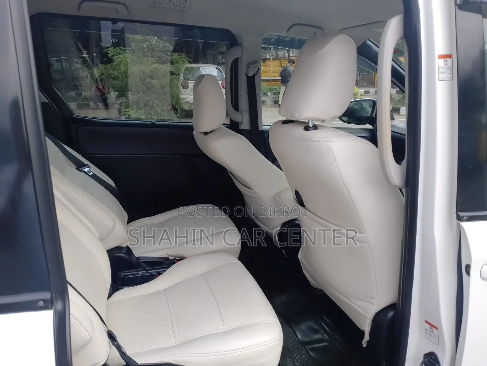 Toyota Noah 2.0 AWD (7 Seater) 2014 Pearl