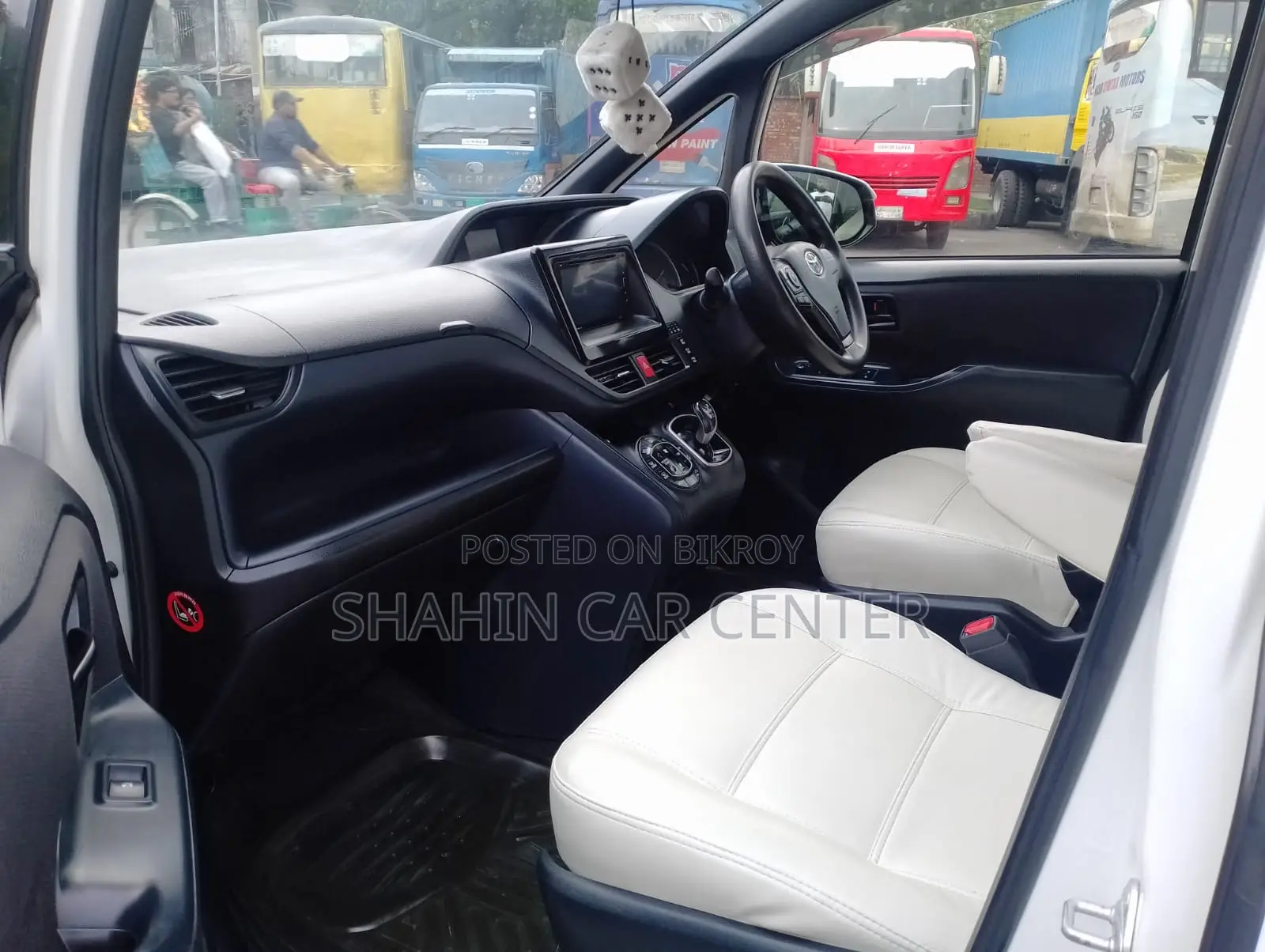 Toyota Noah 2.0 AWD (7 Seater) 2014 Pearl