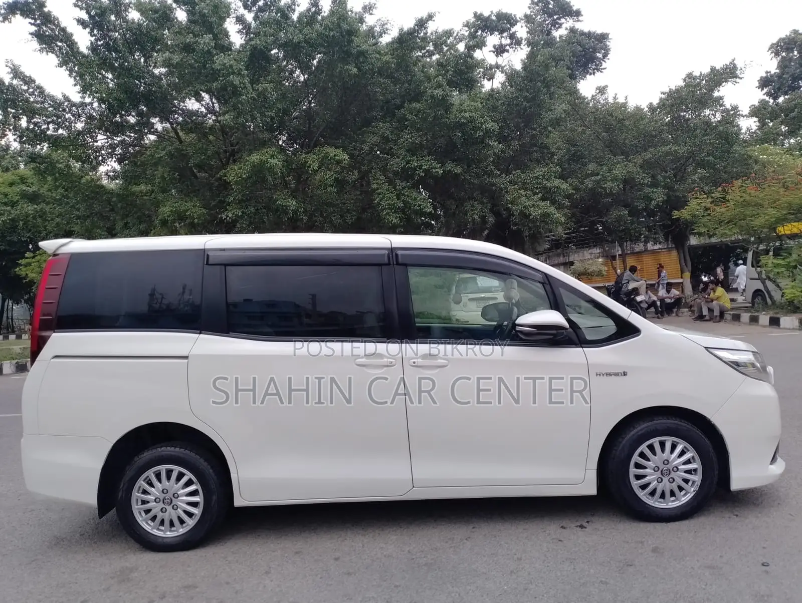 Toyota Noah 2.0 AWD (7 Seater) 2014 Pearl