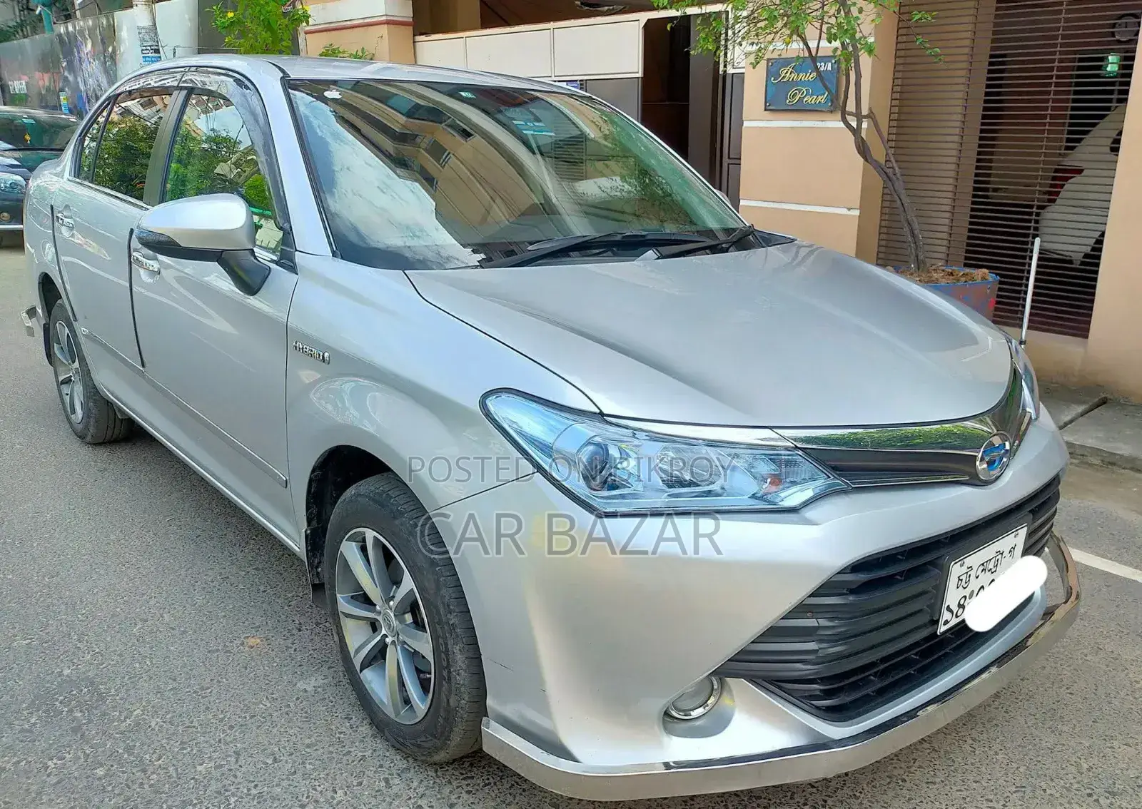 Toyota Axio 1.5 Hybrid 2WD 2015 Silver