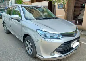 Toyota Axio 1.5 Hybrid 2WD 2015 Silver