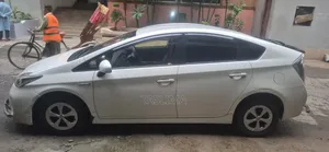 Toyota Prius 2013 Pearl