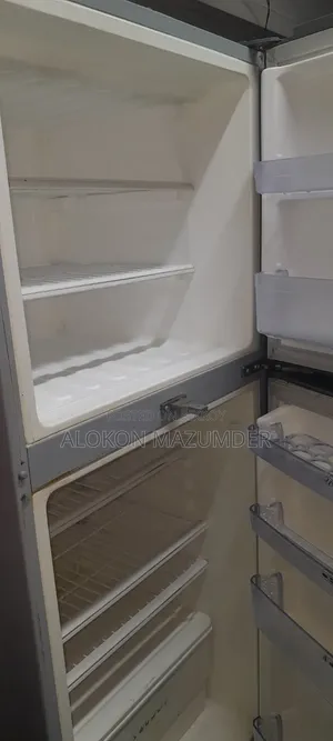 Walton Fridge 337L