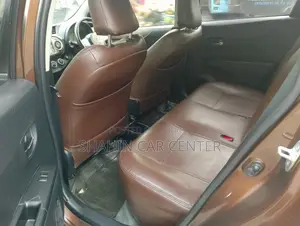 Toyota Vitz 1.3 AWD 5-door 2012 Brown