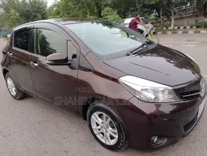 Toyota Vitz 1.3 AWD 5-door 2012 Brown