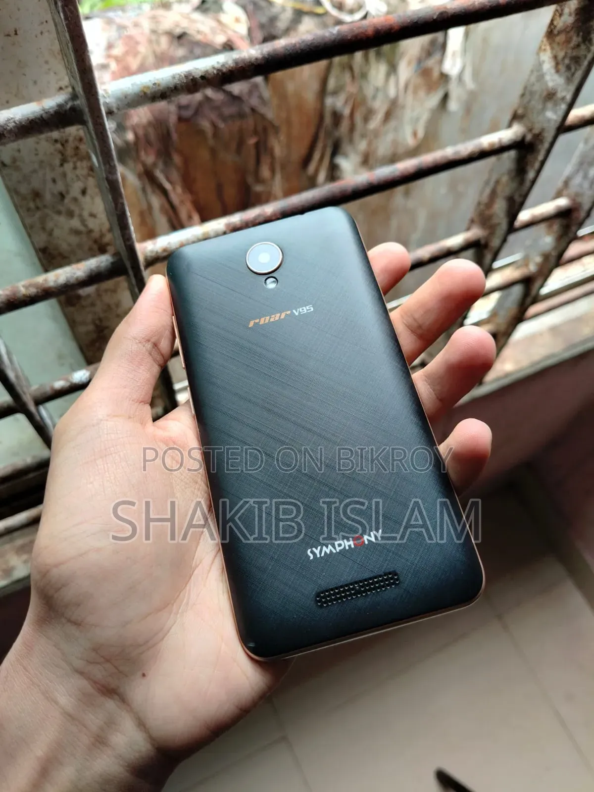 Symphony Roar V95 8 GB Black