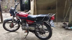 হোন্ডা ১৯৯৮ রেড