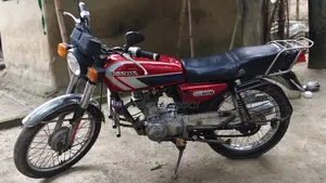 হোন্ডা ১৯৯৮ রেড
