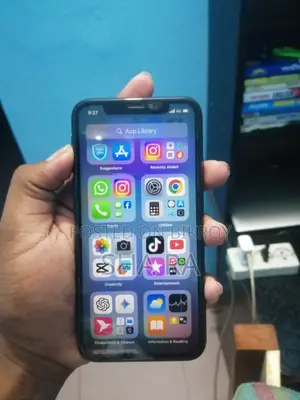 Apple iPhone X 64 GB Gray