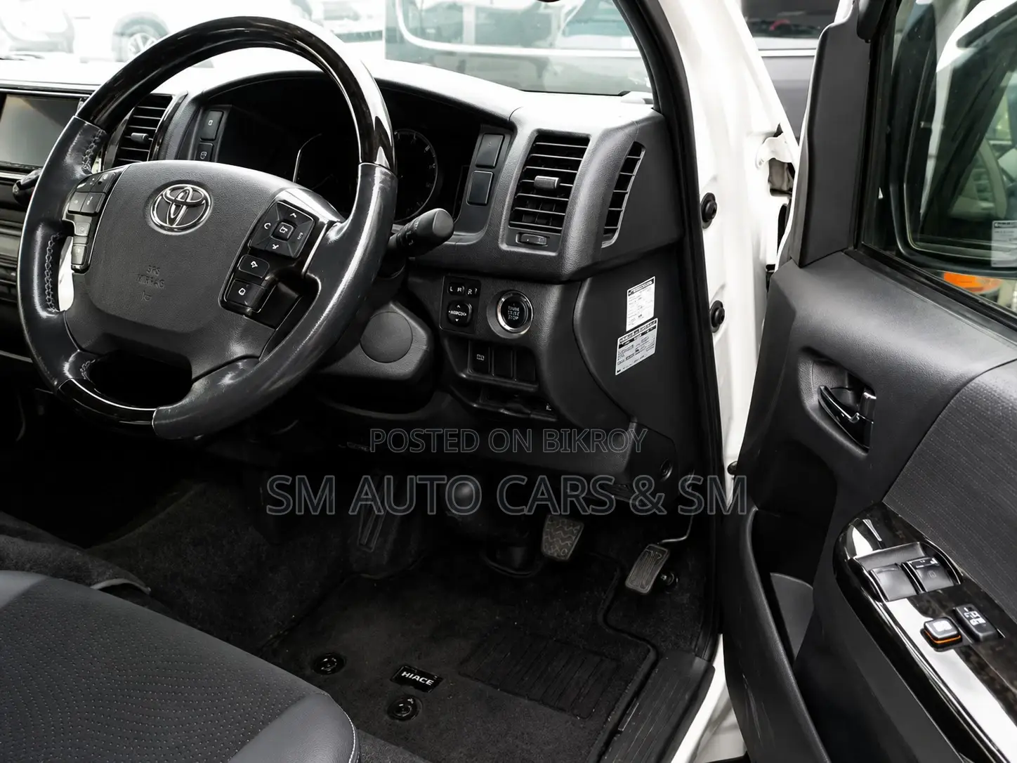 Toyota HiAce 2021 Pearl