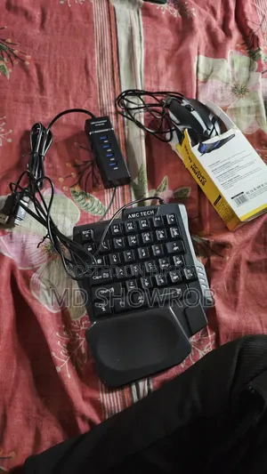 One-Hand Gaming Keyboard and Mouse