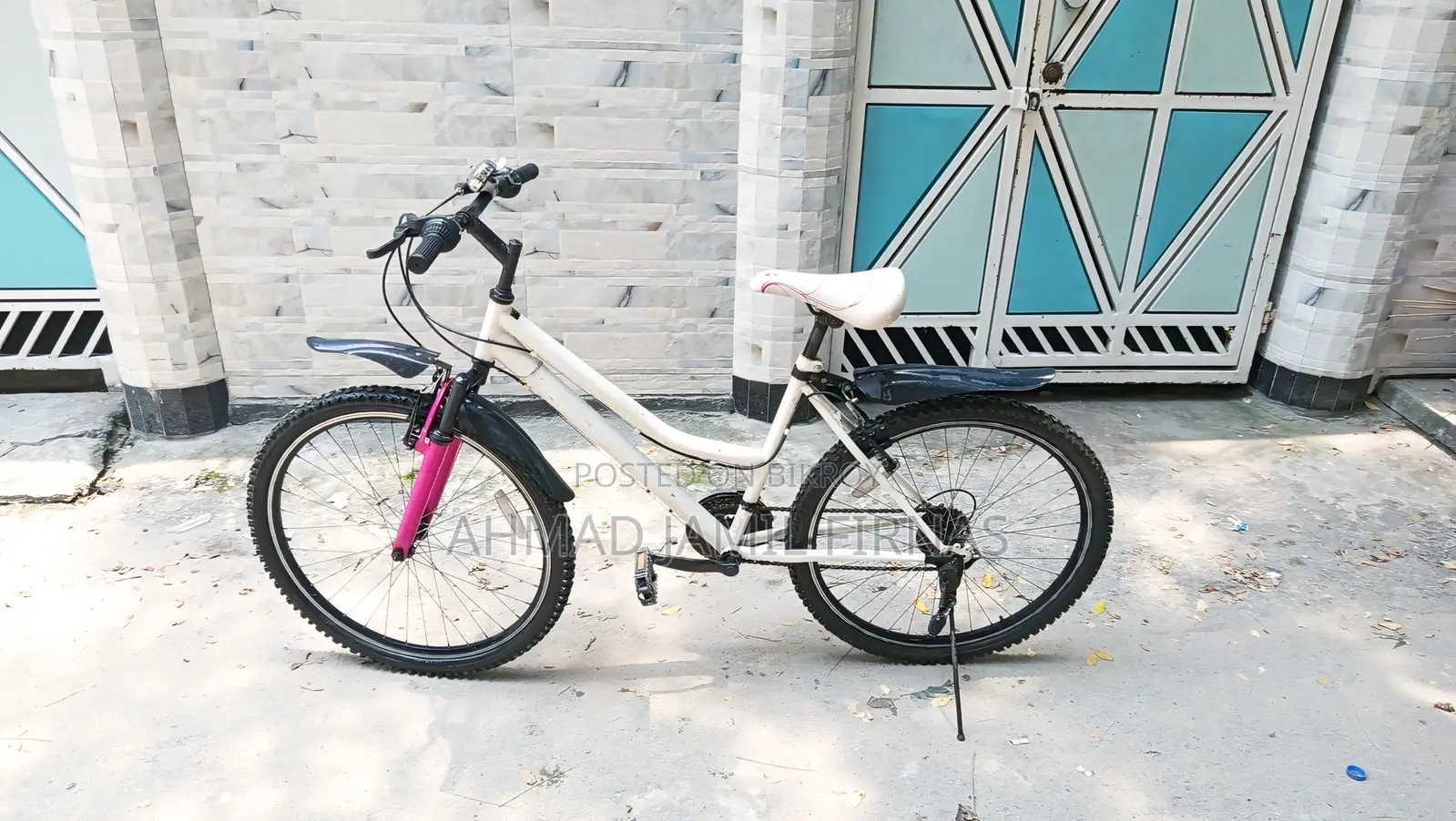 Lady Bicycle With Gear - Very Fresh Condition