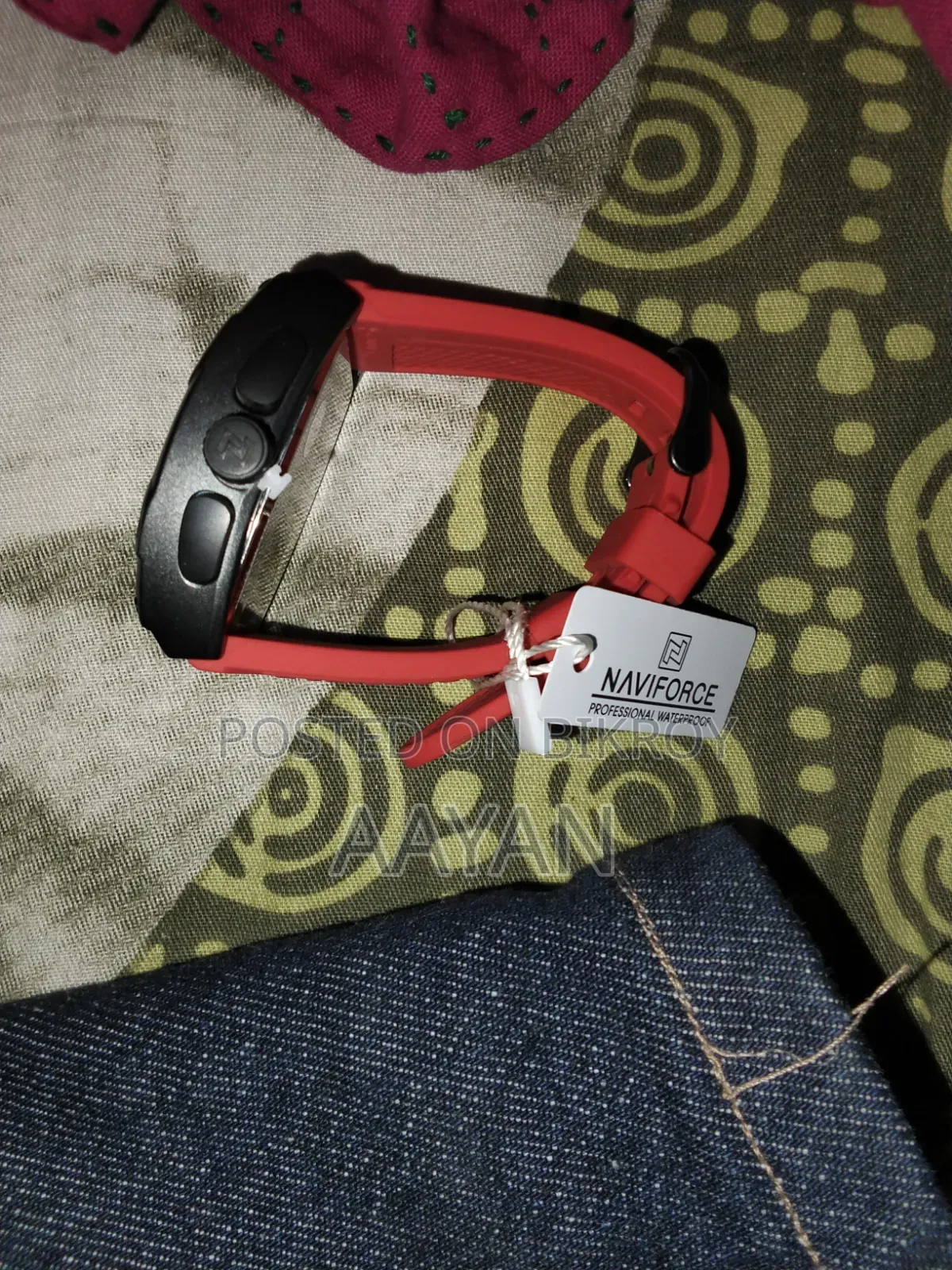 ব্র্যান্ড নিউ ঘড়ি
