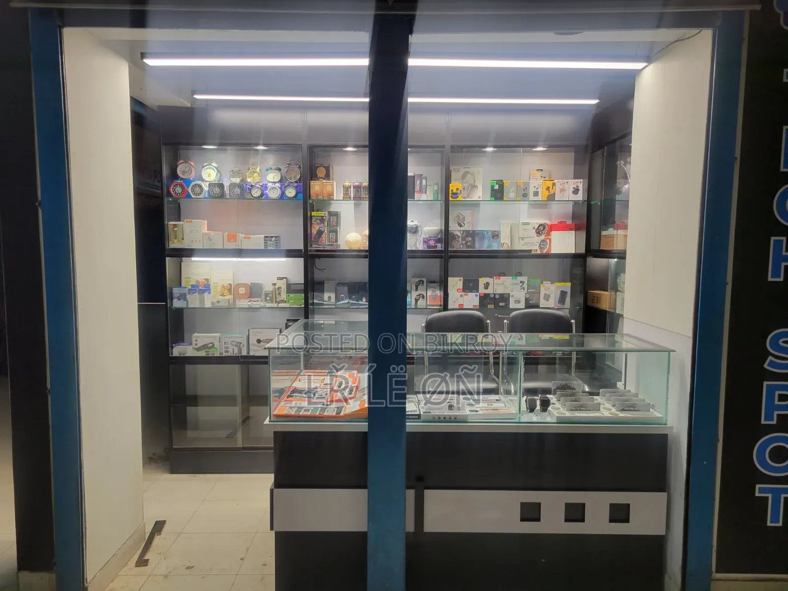 Mobile Shop Furniture