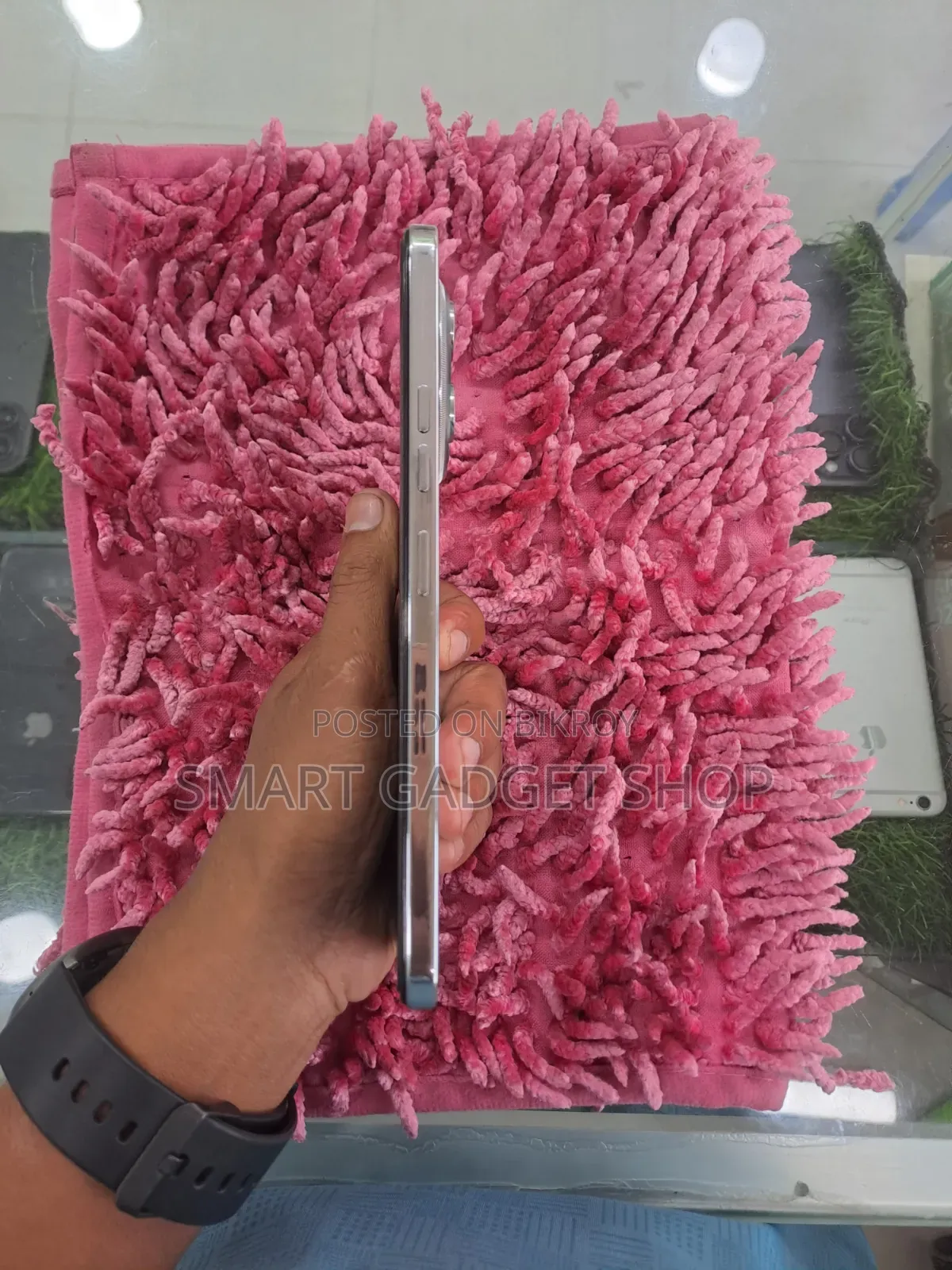 Tecno Spark 30 Pro ২৫৬ জিবি সিলভার