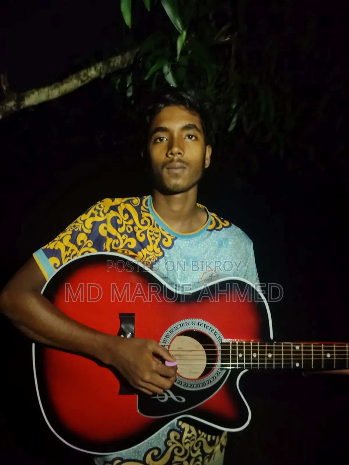Selling guitar because I need money urgently