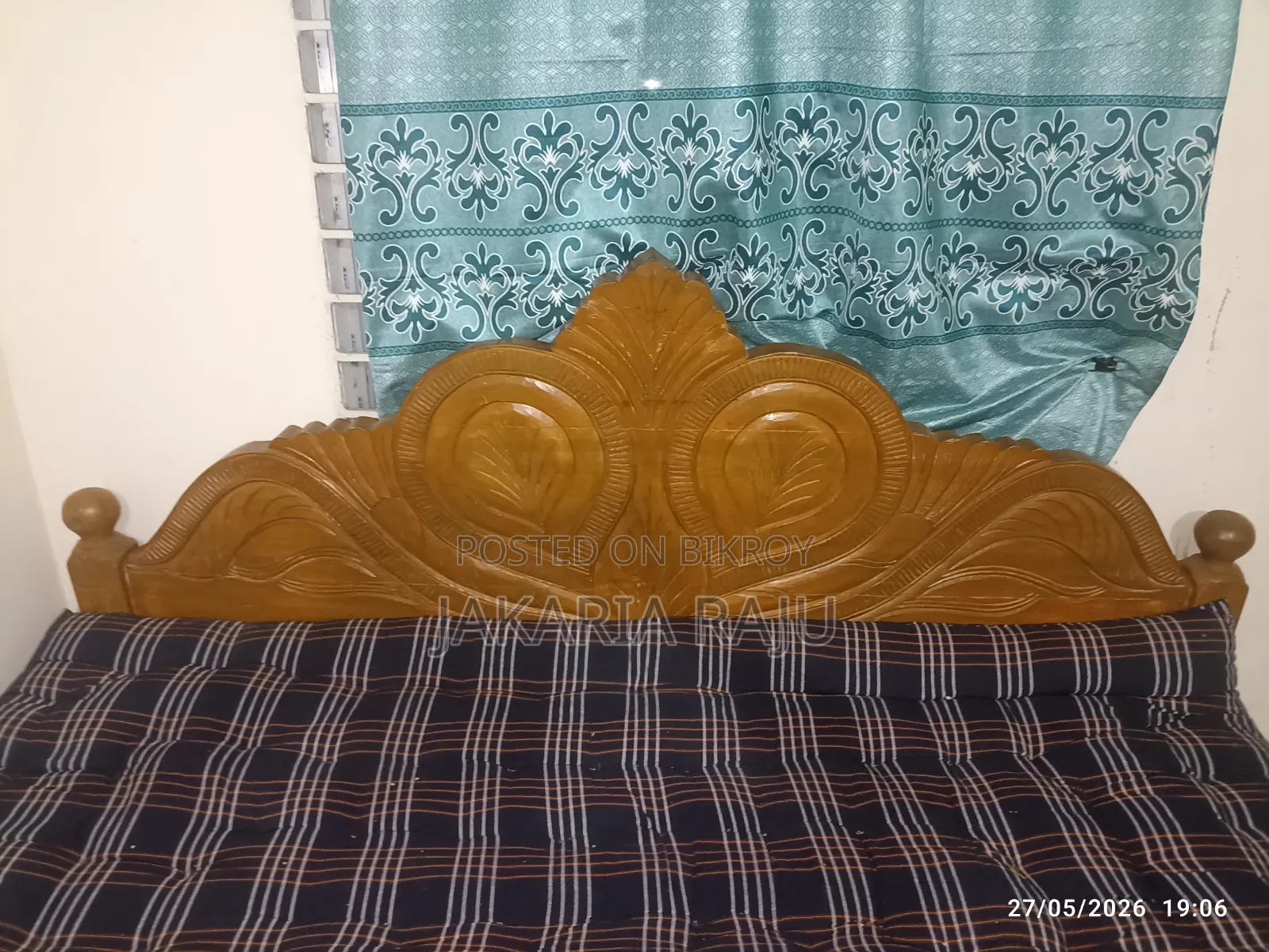 Bed. Size 6 Fit by 7 Fit
