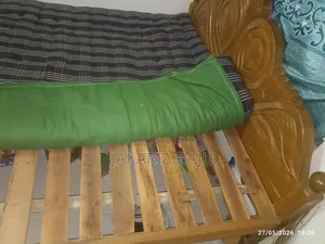 Bed. Size 6 Fit by 7 Fit