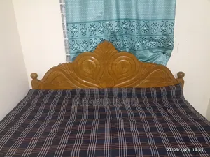 Bed. Size 6 Fit by 7 Fit