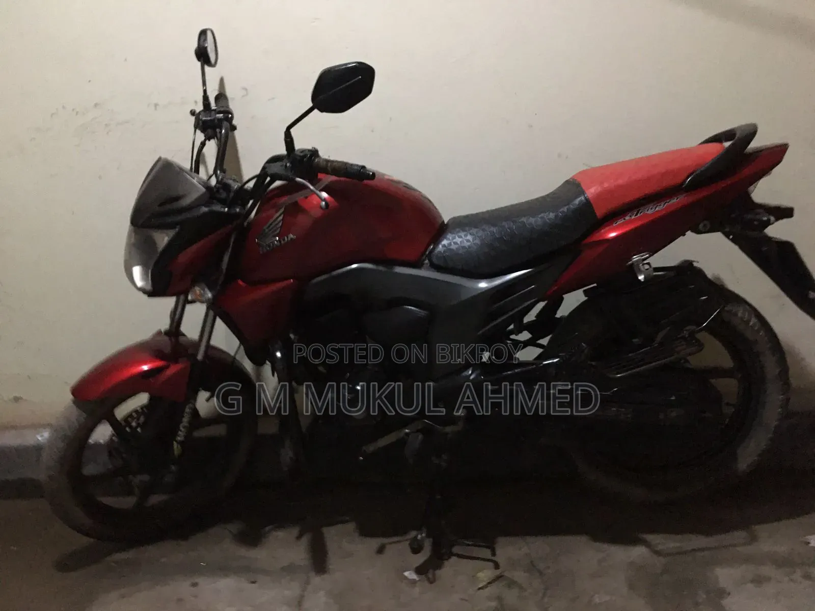 Honda CB 2017 Red