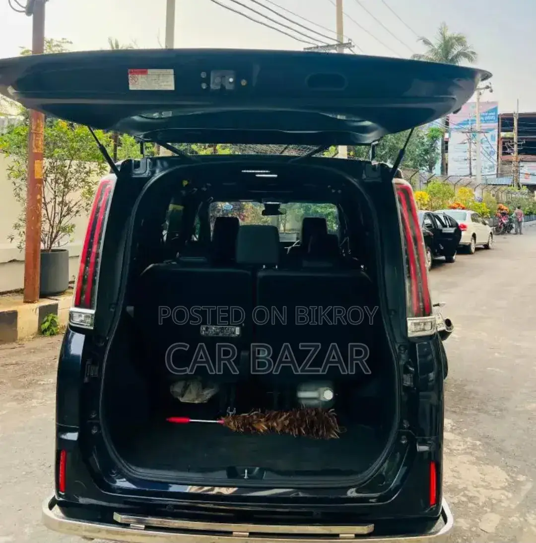 Toyota Noah 2.0 FWD (8 Seater) 2019 Black