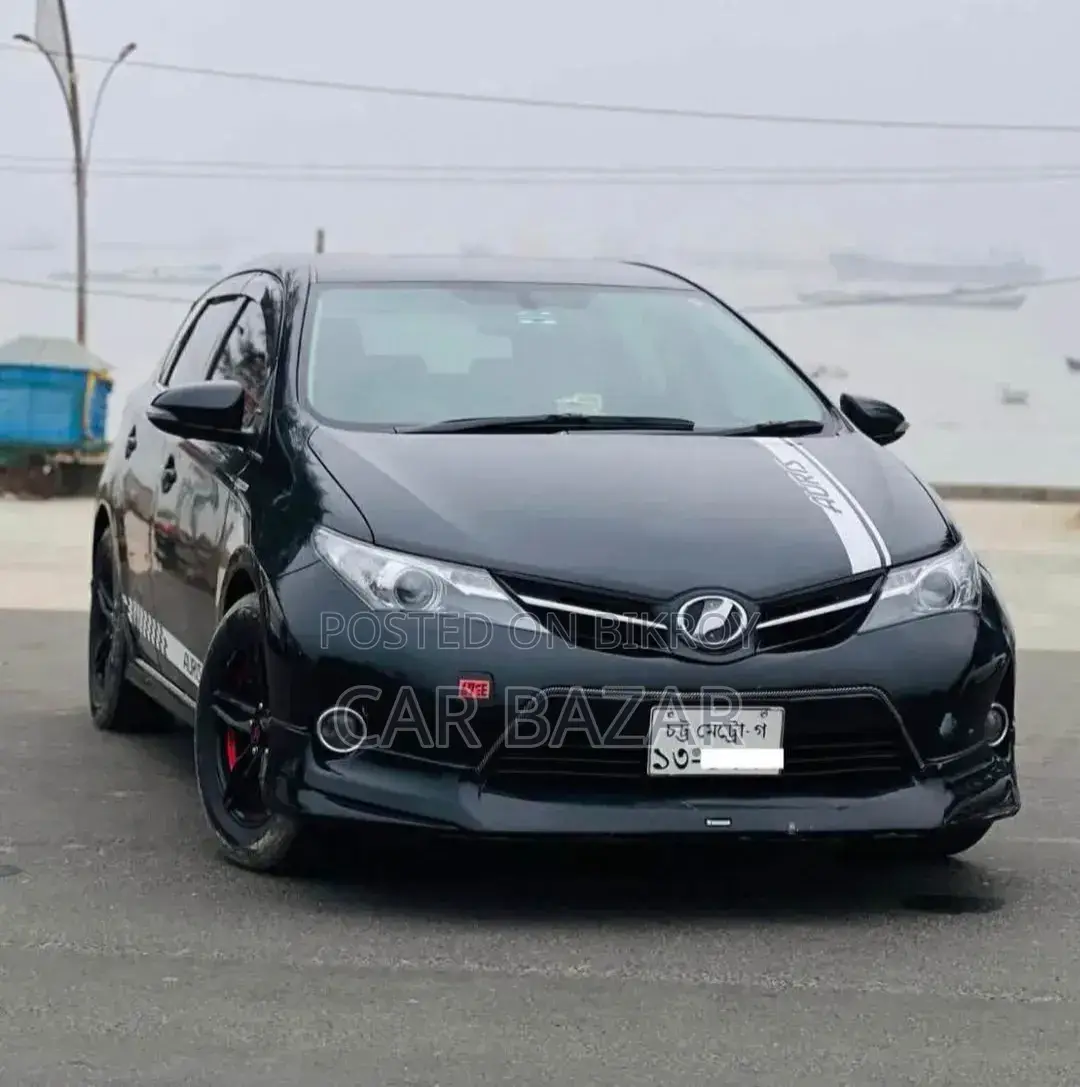 Toyota Auris 2014 Black