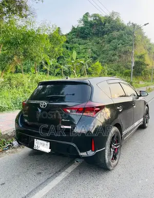 Toyota Auris 2014 Black