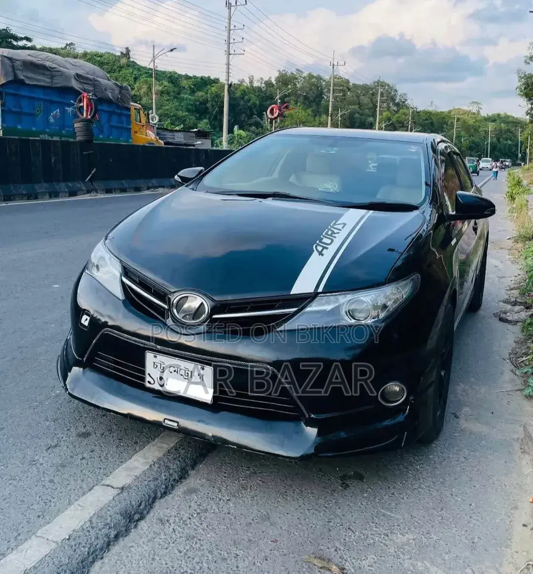 Toyota Auris 2014 Black