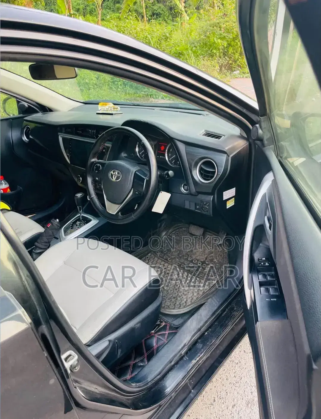 Toyota Auris 2014 Black