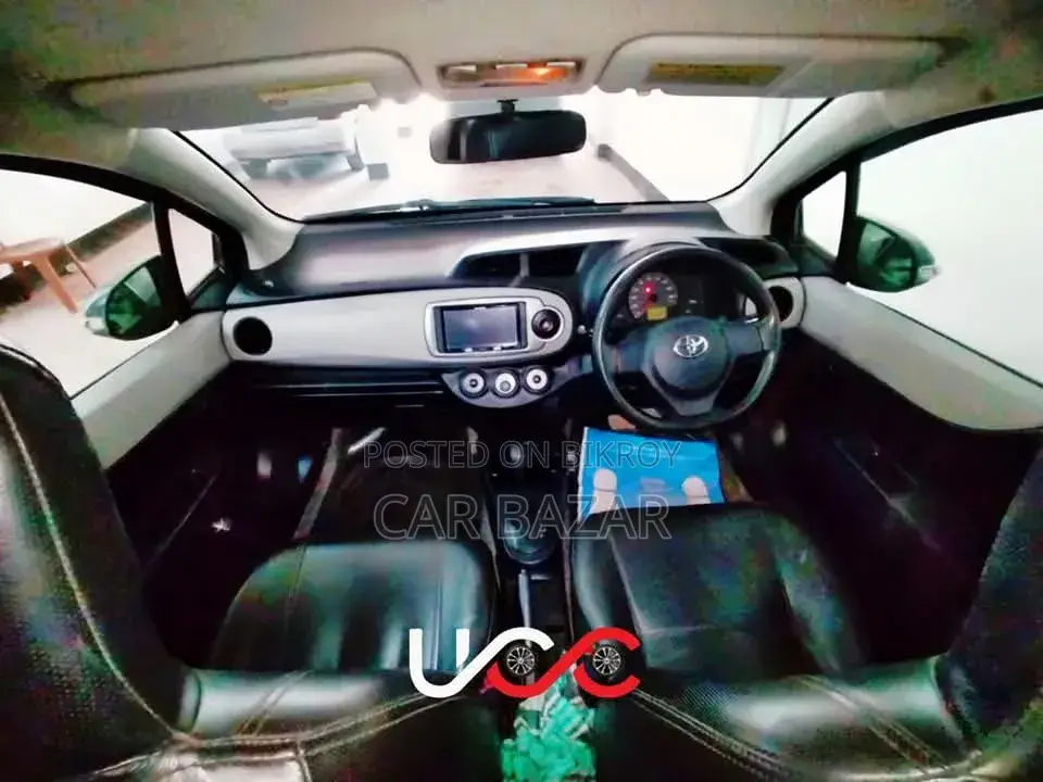 Toyota Vitz 1.3 Front Wheel Drive 3-door 2011 Gray