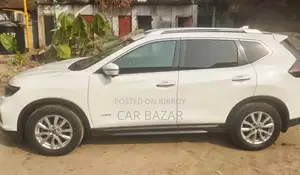 নিসান এক্স-ট্রেইল ২.০ হাইব্রিড অল হুইল ড্রাইভ ২০১৮ পার্ল