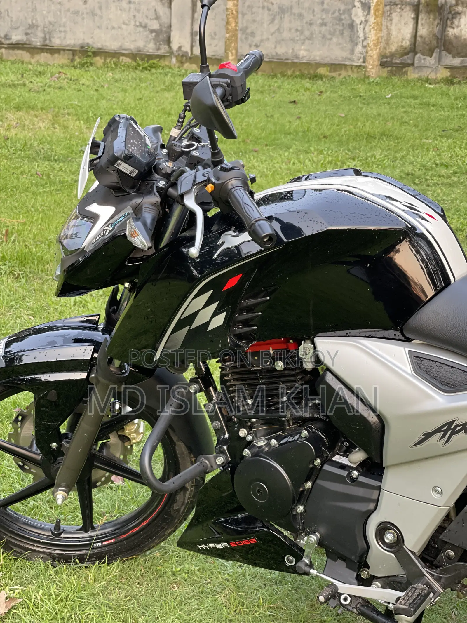 New TVS Apache 160 4V 2026 Black