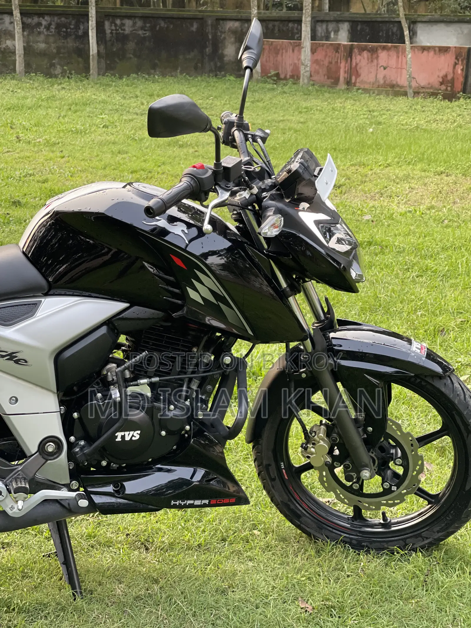 New TVS Apache 160 4V 2026 Black