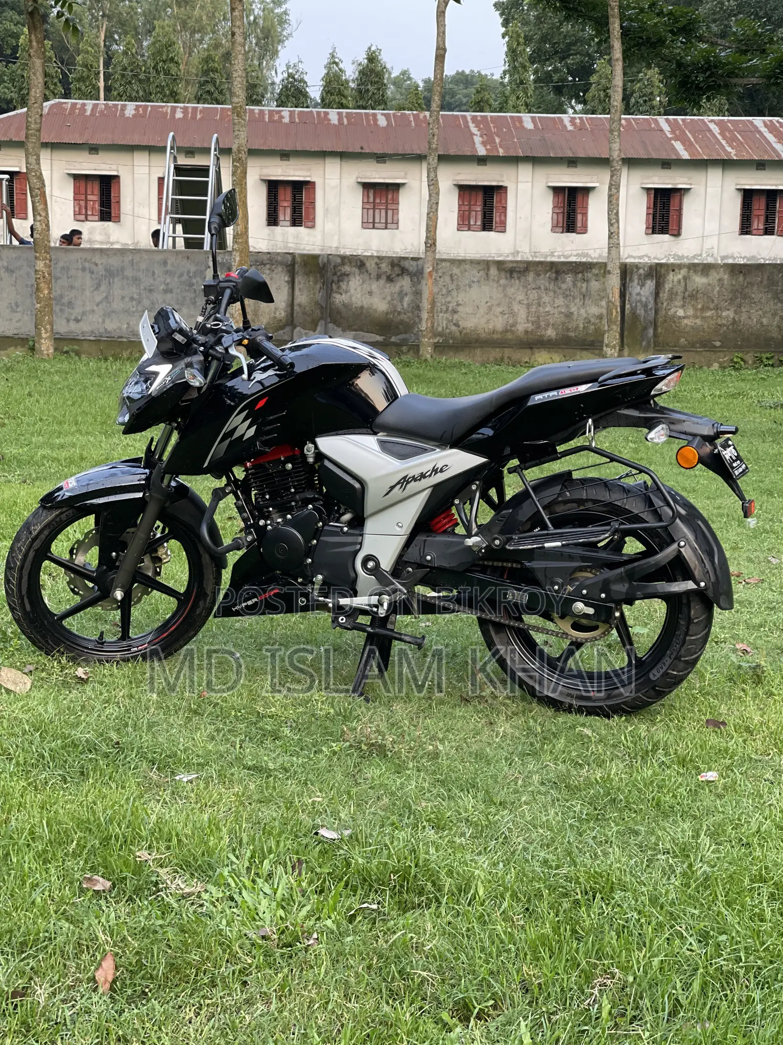 New TVS Apache 160 4V 2026 Black