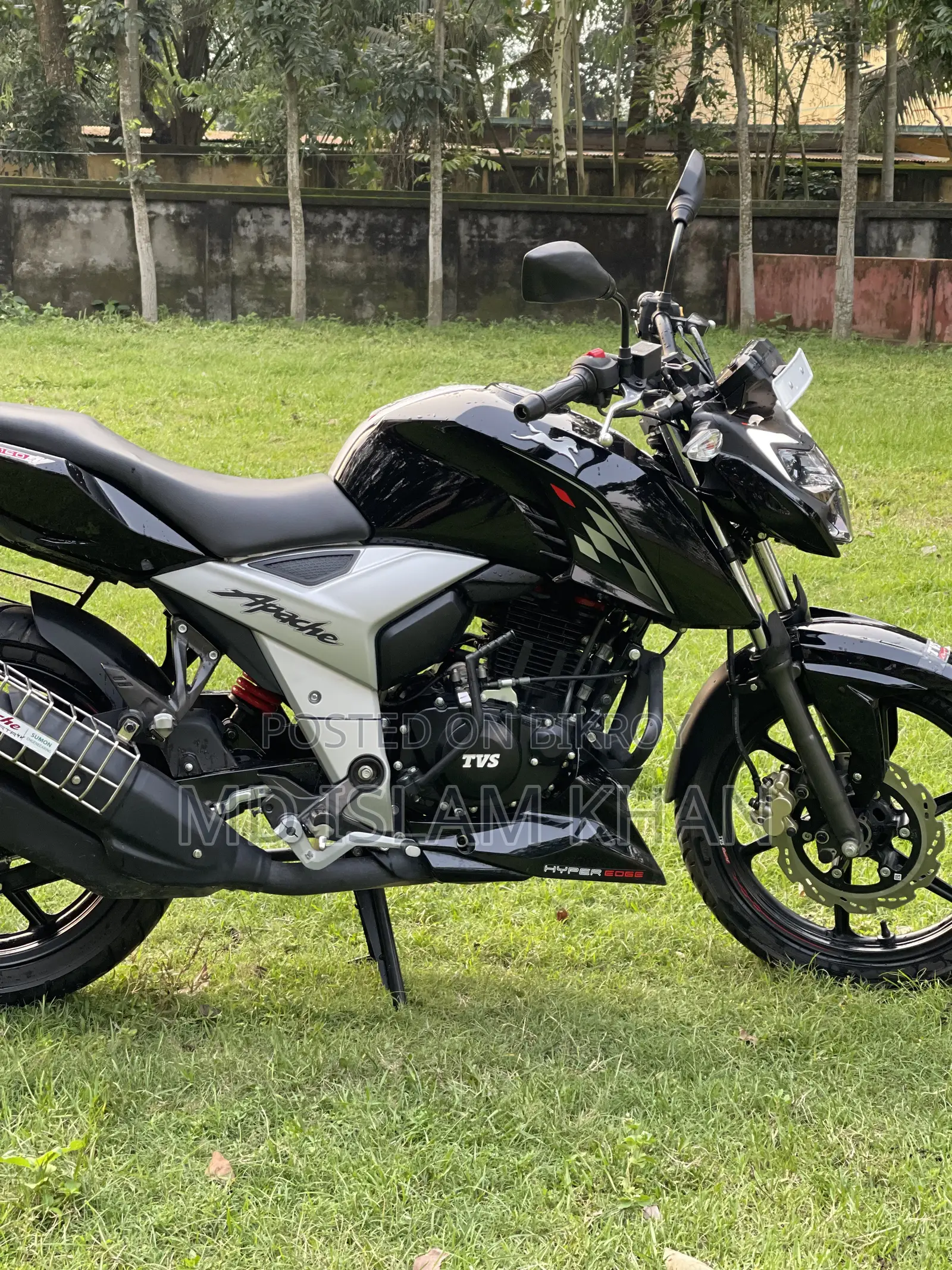 New TVS Apache 160 4V 2026 Black