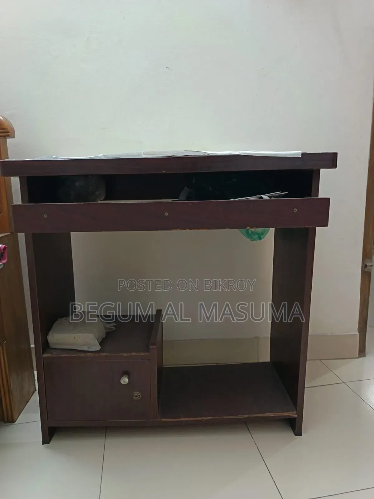 কম্পিউটার টেবিল