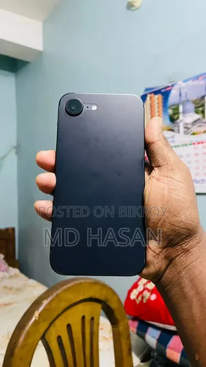 Apple iPhone 16e 128 GB Black