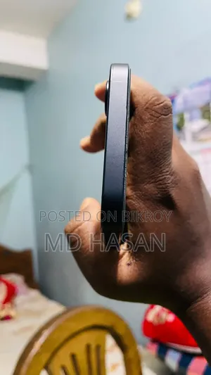 Apple iPhone 16e 128 GB Black