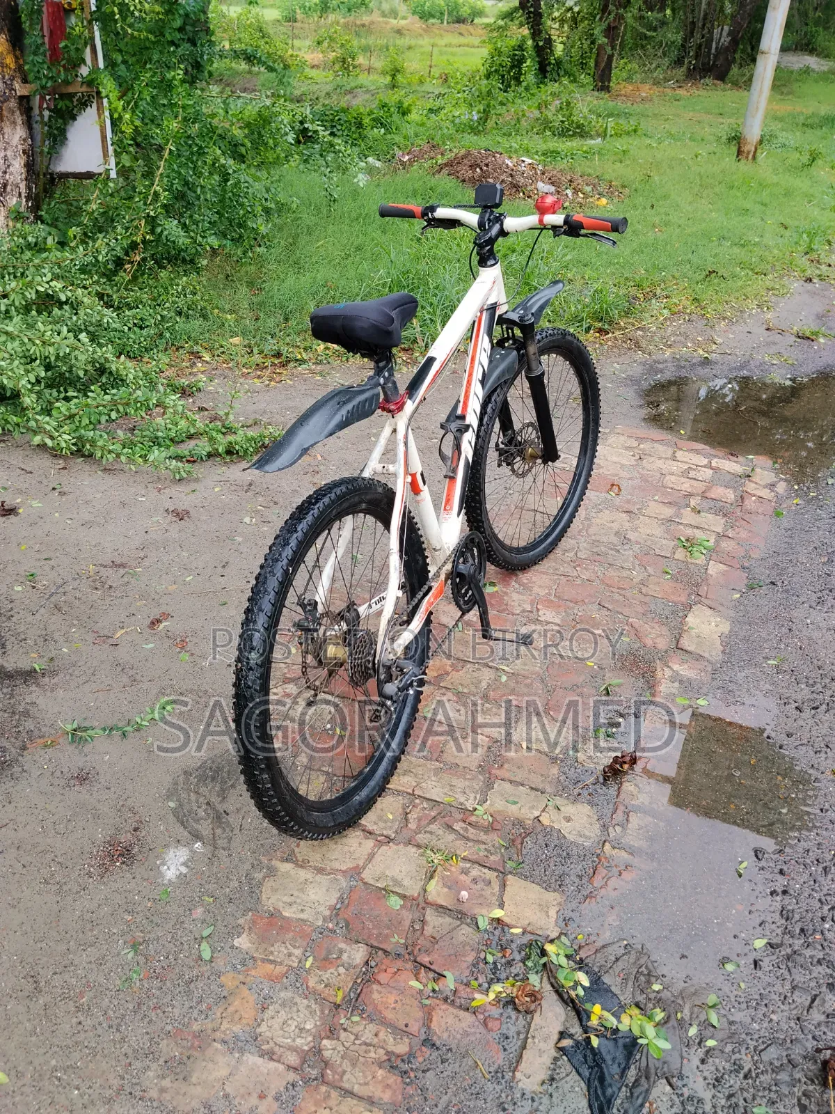 High quality gear bicycle, used for only 6 months.