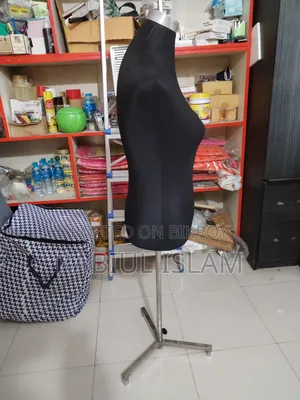 Mannequin, Showroom Doll