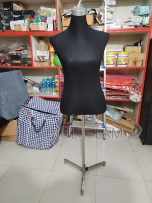 Mannequin, Showroom Doll