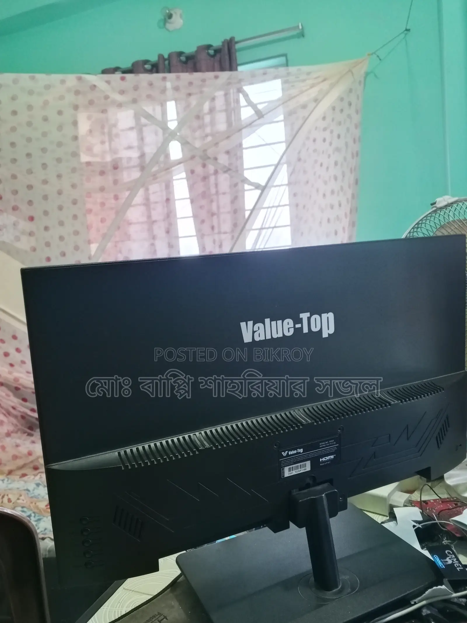 A fresh 22-inch borderless monitor for sale.