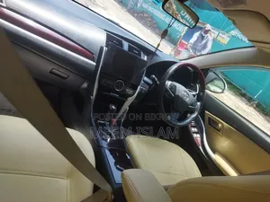 Toyota Premio 1.5 FWD 2018 Pearl