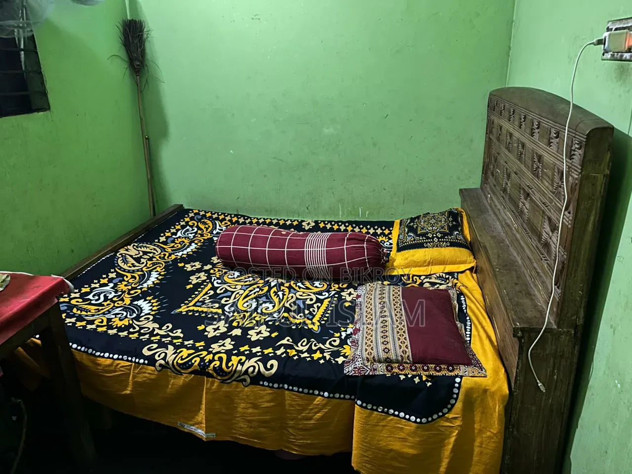 খাট ৫/৬ ফিট