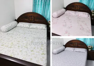 কুইন সাইজ কাঠের খাট