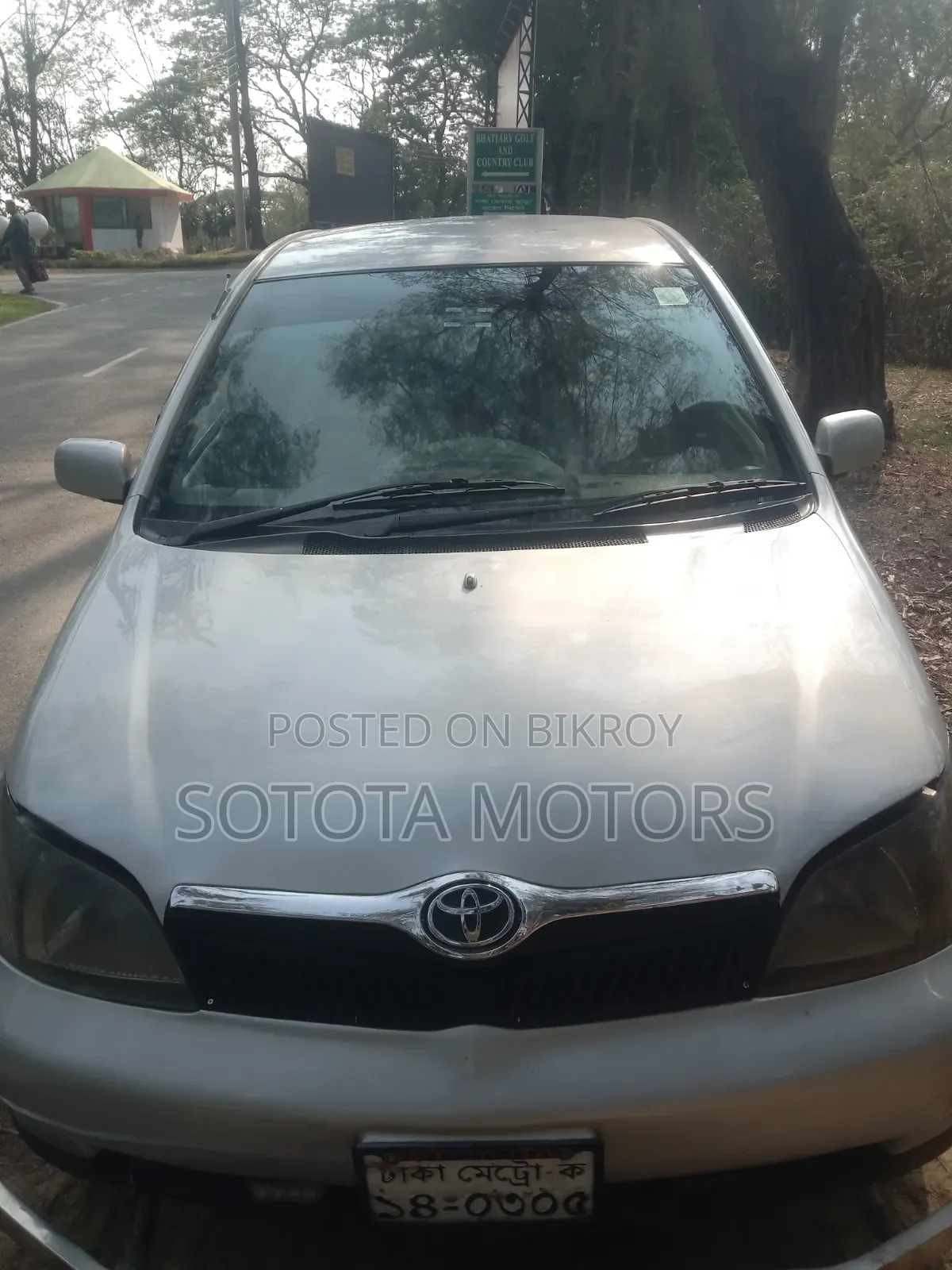 Toyota Platz 2000 Silver