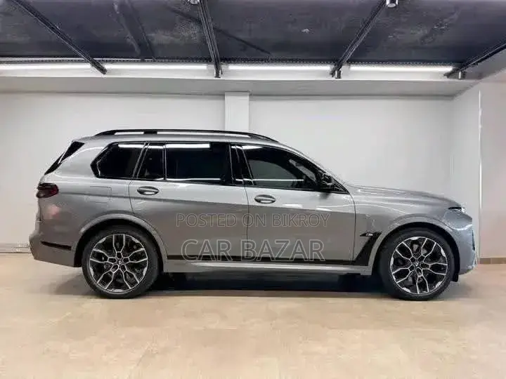 New BMW X7 xDrive40i 2023 Gray