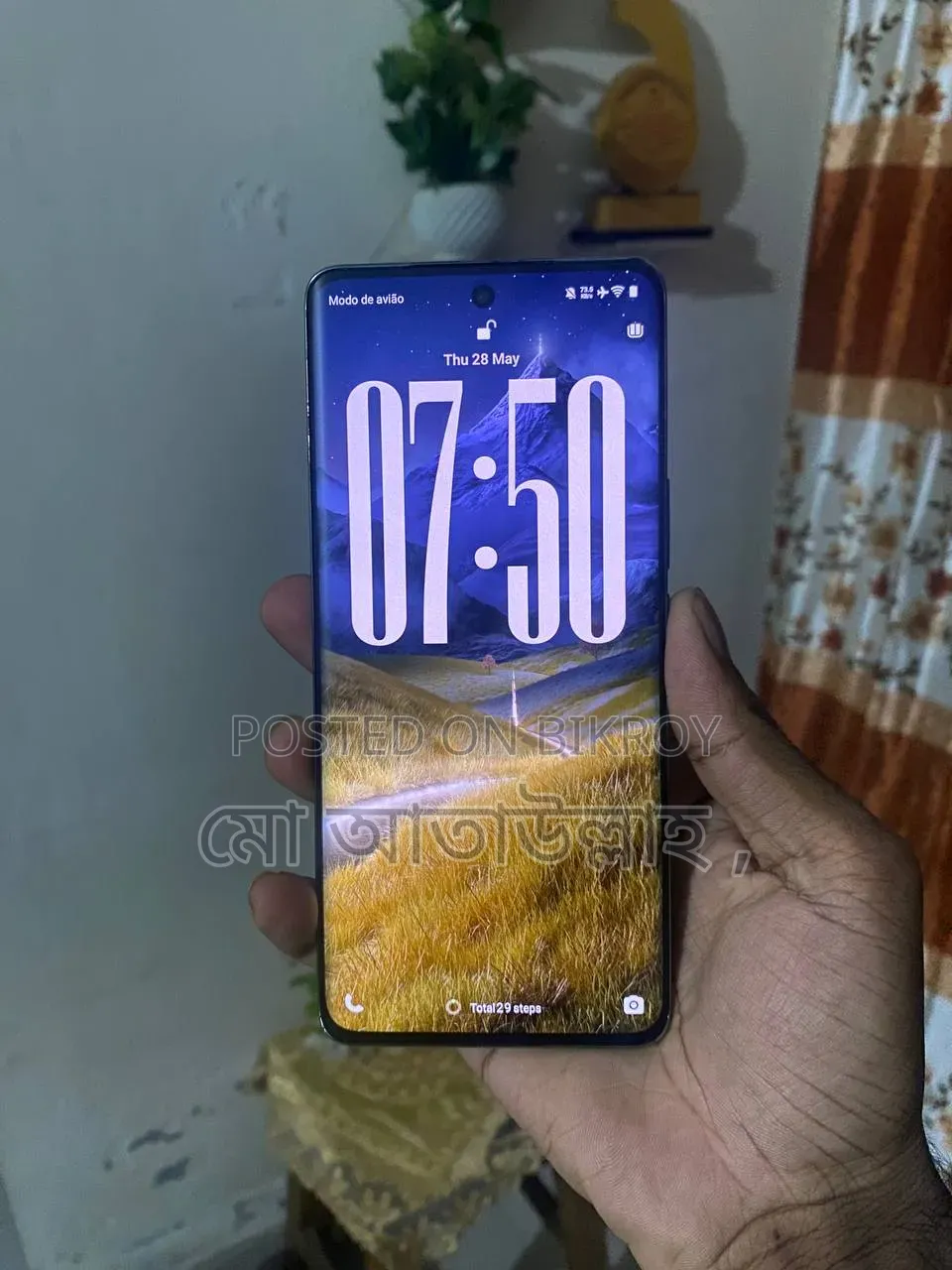 আইকিউওও ৮ জিবি