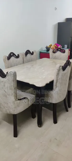 লাক্সারি ইতালিয়ান মার্বেল ডাইনিং টেবিল