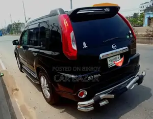 নিসান এক্স-ট্রেইল ২.০ পেট্রোল এক্সই ২০১০ কালো